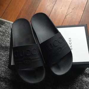 Size 8 Gucci slides. AUTHENTIC. Worn twice.